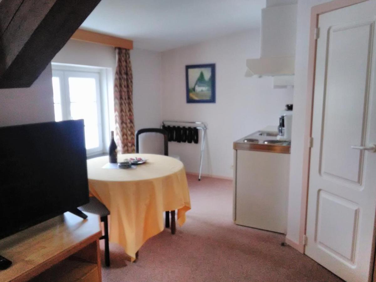 Petite Chatelaine Batiment Les Chevaliers Herbeumont Exterior photo